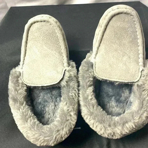 LAME WO SIZE 8 GRAY SUEDE  FAUX FUR LINED SLIPPER SHOE EXCELLENT CLEAN CONDITION - Picture 1 of 13